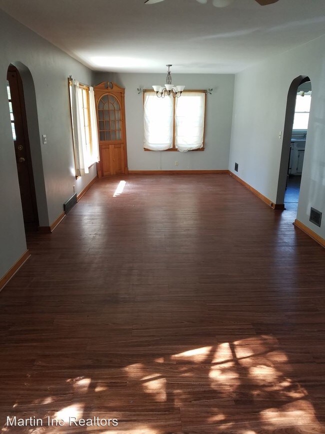 Foto del edificio - 1633 Forest Ave