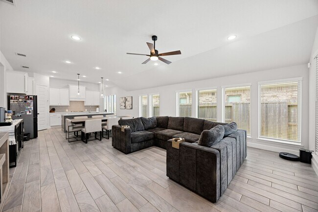 Building Photo - 2122 Germander Ln