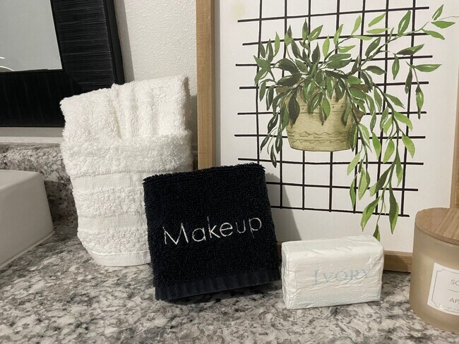 Foto del edificio - 448 Eisenhower Dr