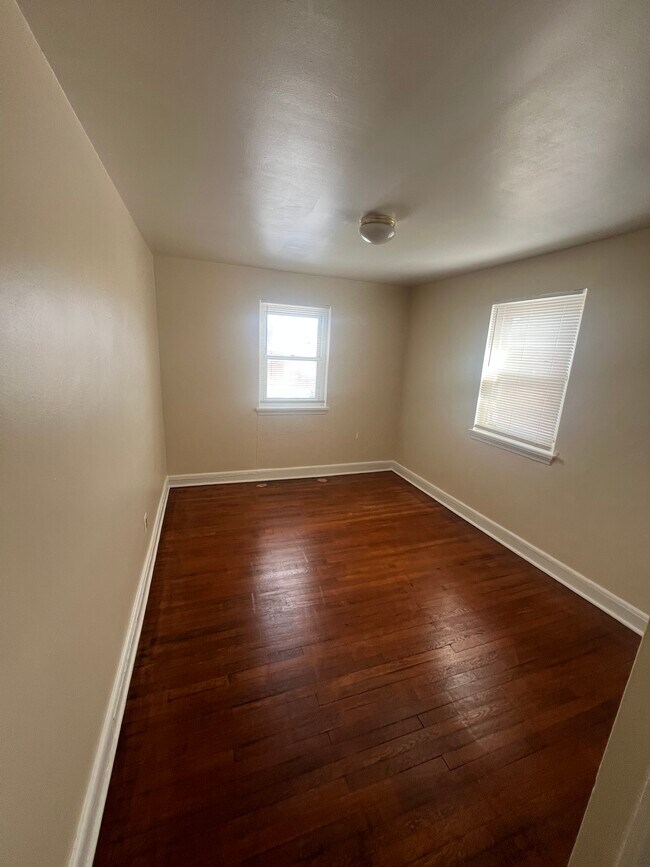 Foto del edificio - 5554 Midwood Ave