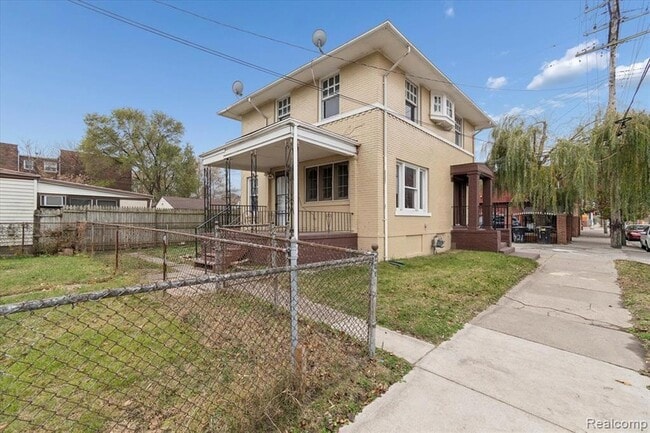 Building Photo - 5421 Toledo St