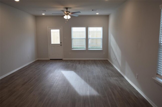 Building Photo - 5835 Fresh View Ct