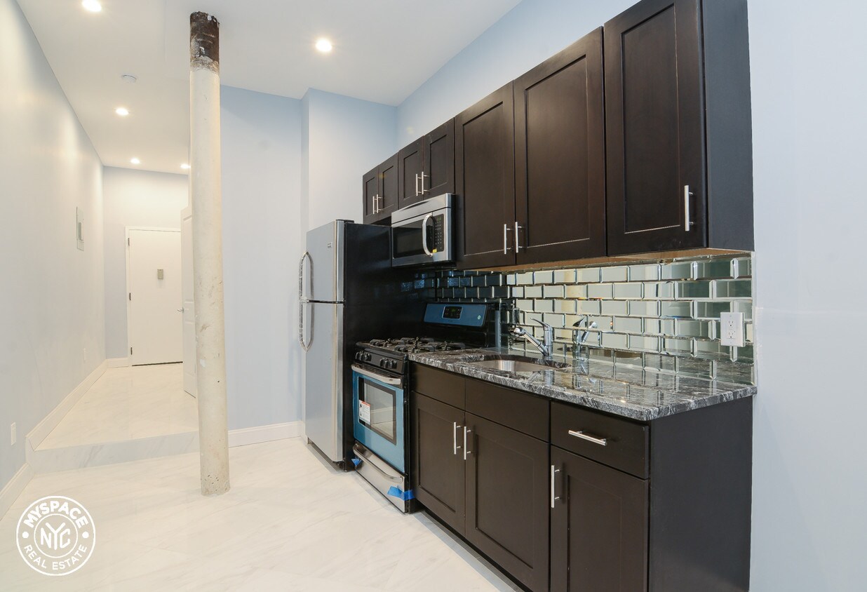 Foto principal - 30 Rogers Ave