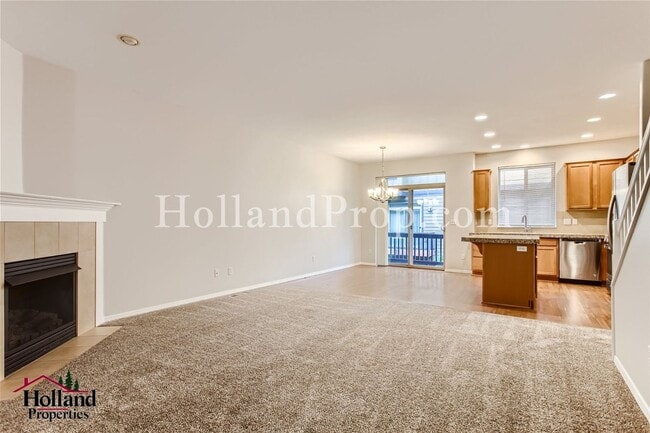Foto del edificio - Fantastic Hillsboro Townhouse In Prime Loc...