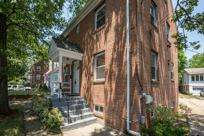 Building Photo - 4416 East-West Hwy