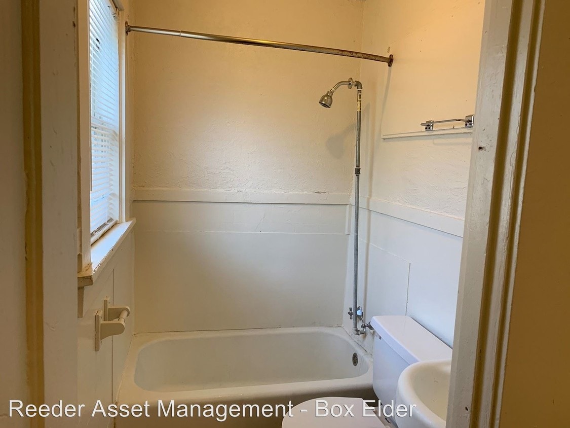 Building Photo - 123 E 200 S