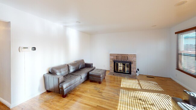 Foto del edificio - 6225 Hobart St