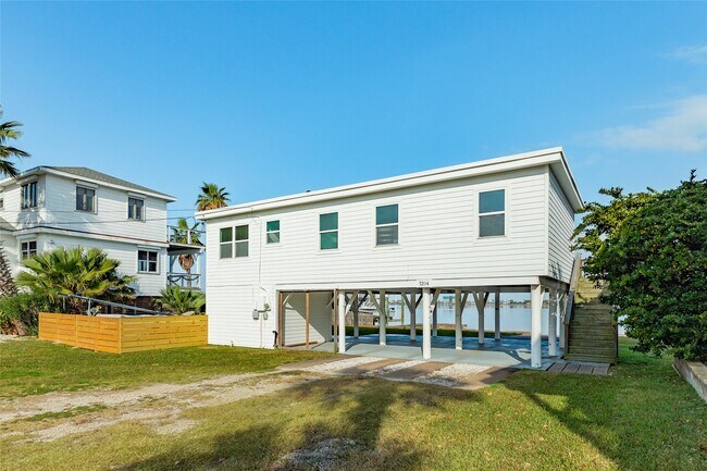 Foto del edificio - 7204 Avenue N 1/2 Rear