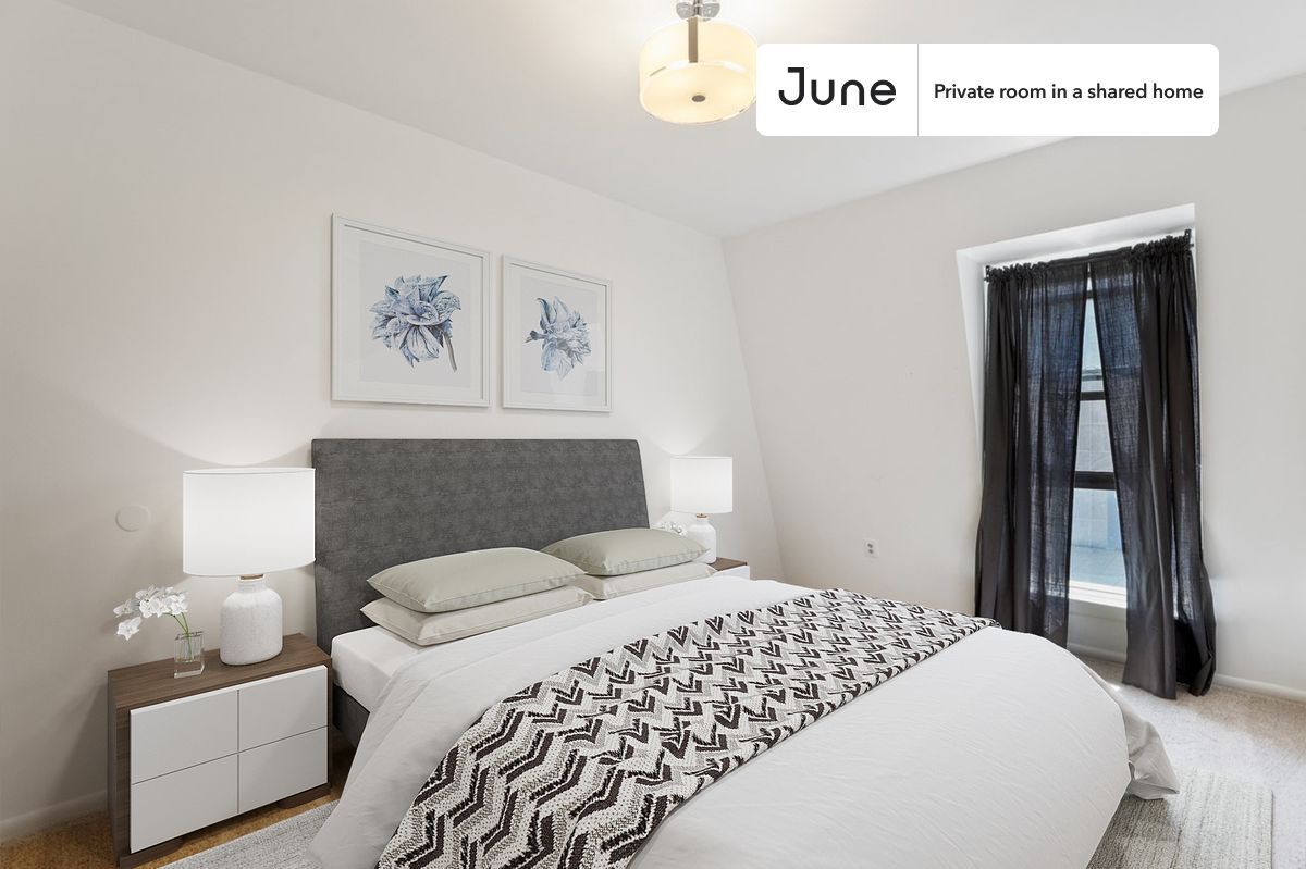 Foto principal - Room in Shared 5 bed/2 bath home