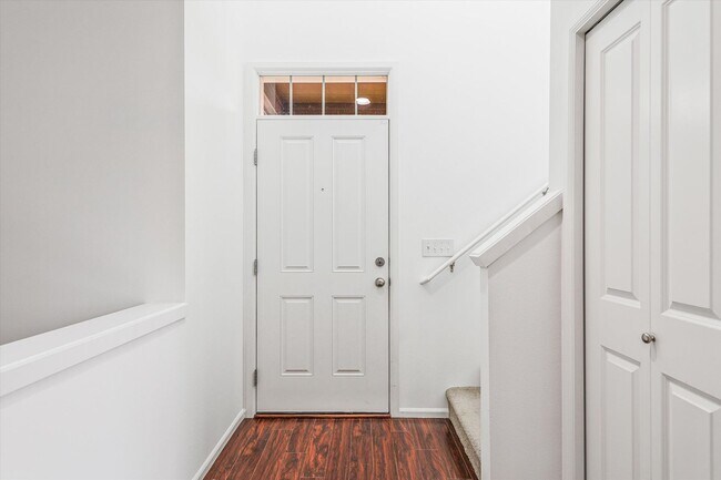 Foto del edificio - Be Among the First to Live in Starlight at...