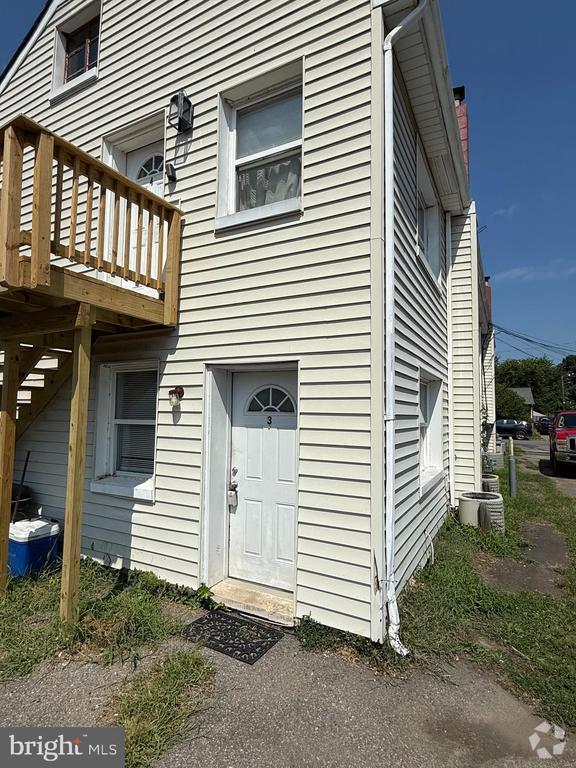 Building Photo - 606 Stuart St