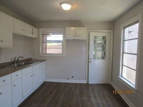 Building Photo - 7410 Dallas St