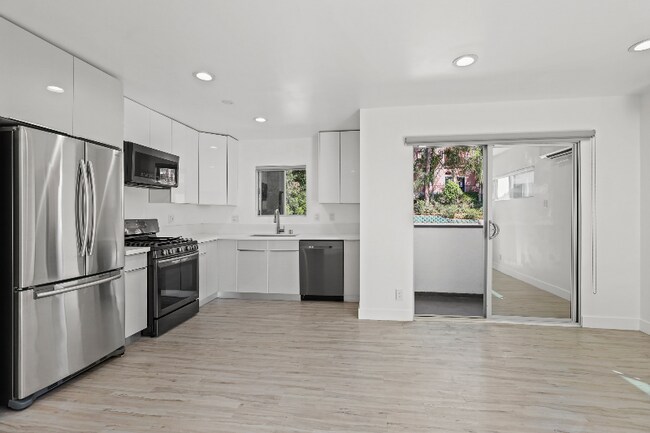Building Photo - 249 S Coronado St