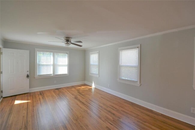 Building Photo - 1221 Spruce St