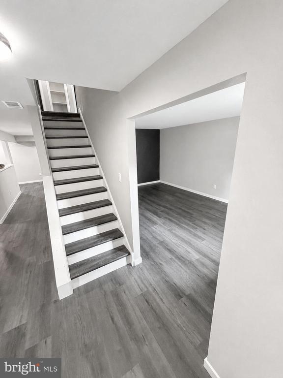Building Photo - 501 Forest Ct