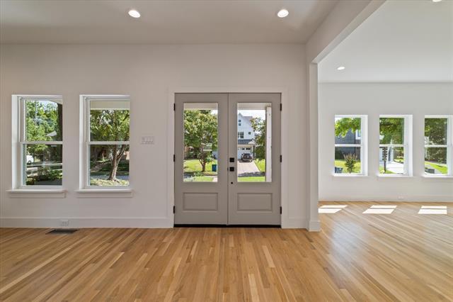 Building Photo - 6255 Belmont Ave