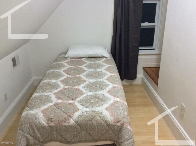 Foto del edificio - 8 br, 5 bath House - 31 Gerald Rd 18