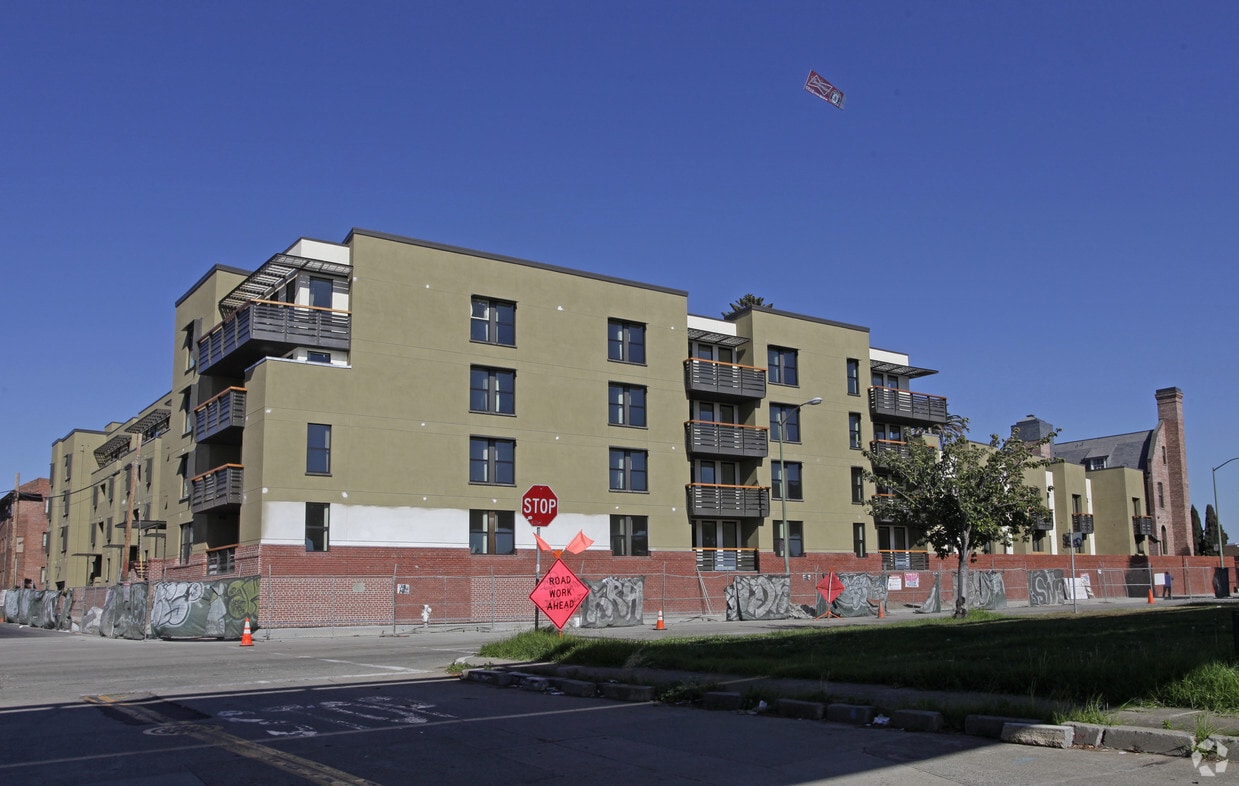 Terraza Palmera at St. Joseph's Apartments in Oakland, CA