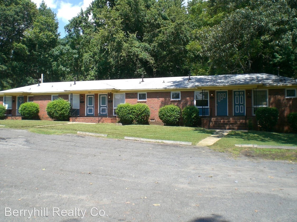 Primary Photo - 3838 Tuckaseegee Rd