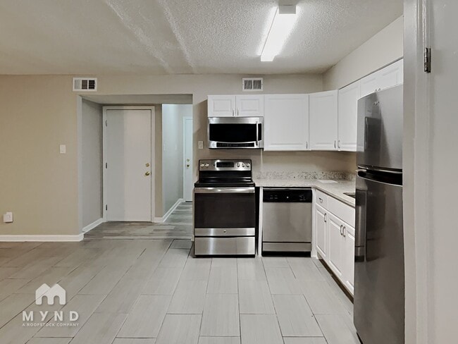 Foto del edificio - 5607 Maple Tree Dr