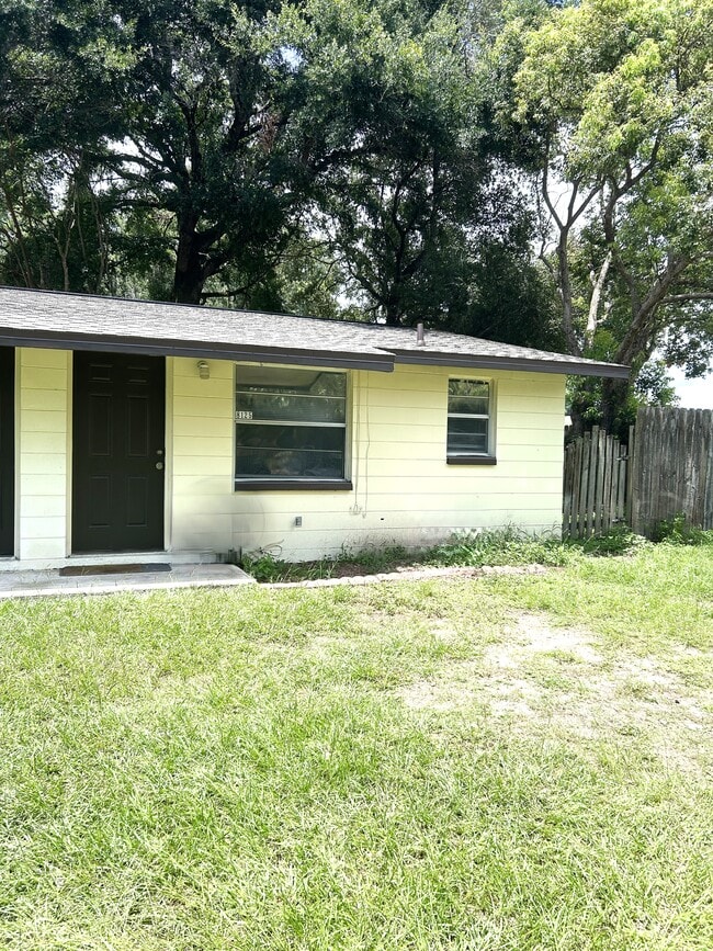 Building Photo - 8125 Cass Rd