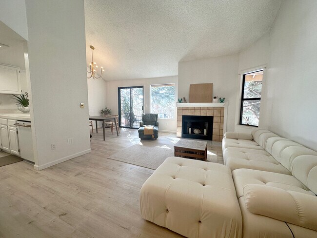 Building Photo - 2875 Idlewild Dr