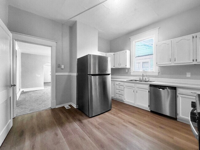 Building Photo - 127 N 40th St