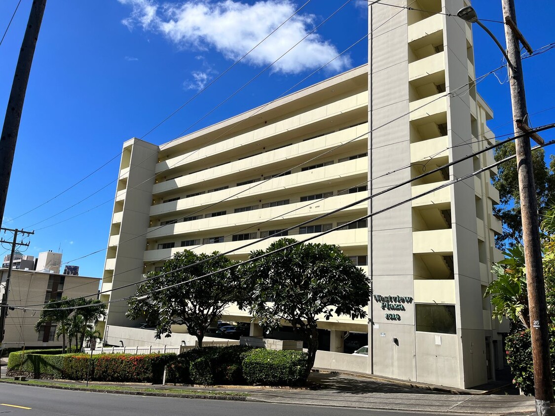 Primary Photo - Westview Plaza 1 bedroom 1 bath with 1 ass...