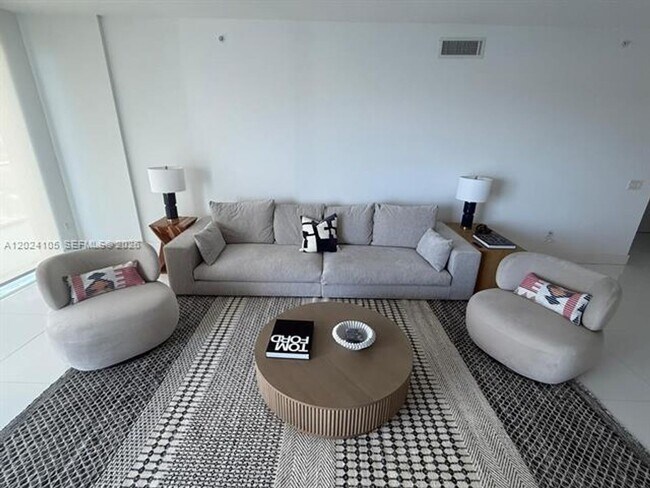 Foto del edificio - 17301 Biscayne Blvd