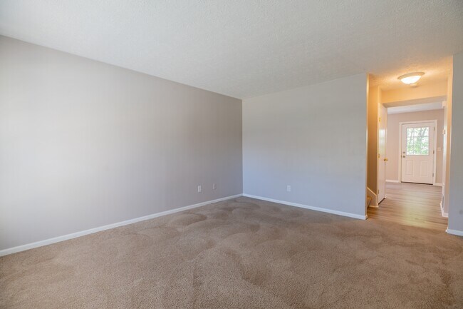 Building Photo - 484-486 Applegate Ln