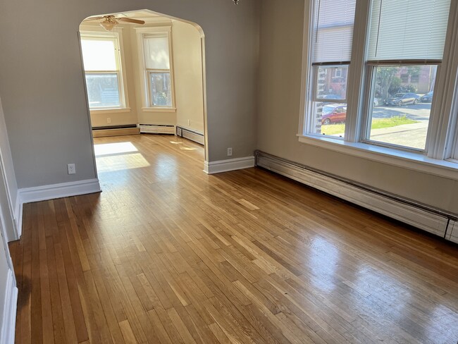 Dining Room - 1539 N Kolin Ave