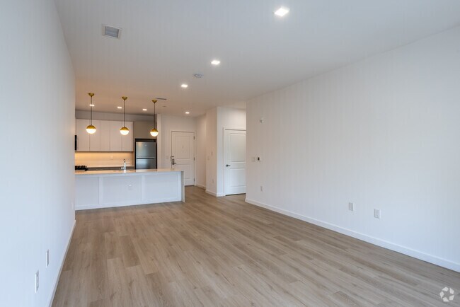 2BR, 2BA - 1,207SF - 110 Washington