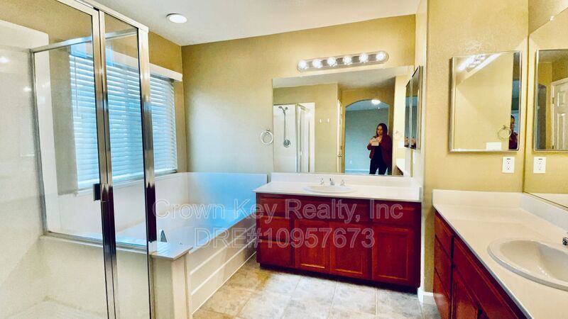 Foto principal - 2428 Chambers Ct