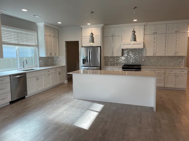 Building Photo - 254 N Figwood Ct