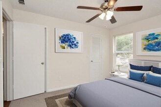 Building Photo - Aqua Bay