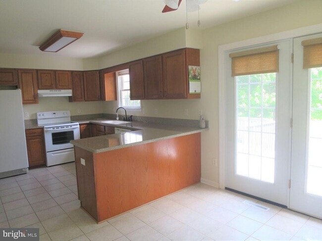 Building Photo - 2470 Willow Grove Rd