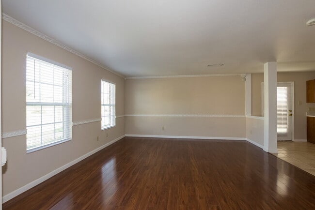 Building Photo - 831 Skywatch Ln