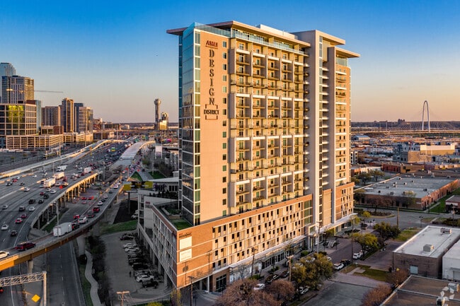 Building Photo - 1400HiLine