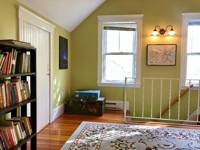 Sala de estar - 72 Powder House Blvd