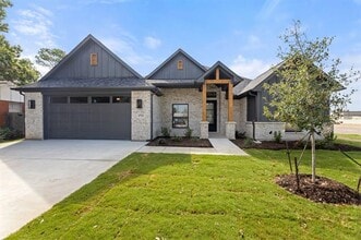 Building Photo - 4317 South Dr