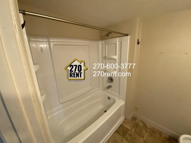 Building Photo - 138 Broadway Street, Apt C