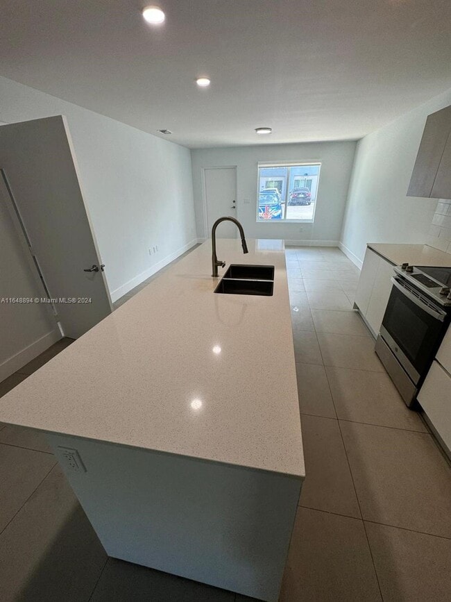 Foto del edificio - 2555 NE 193rd St