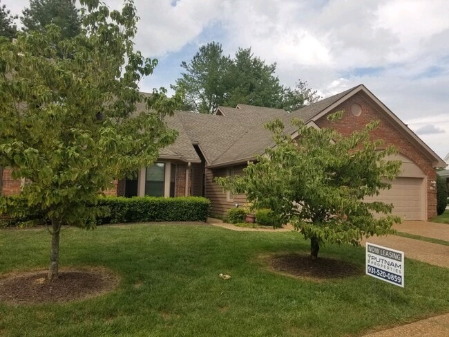 Building Photo - 1749 Fairway Dr