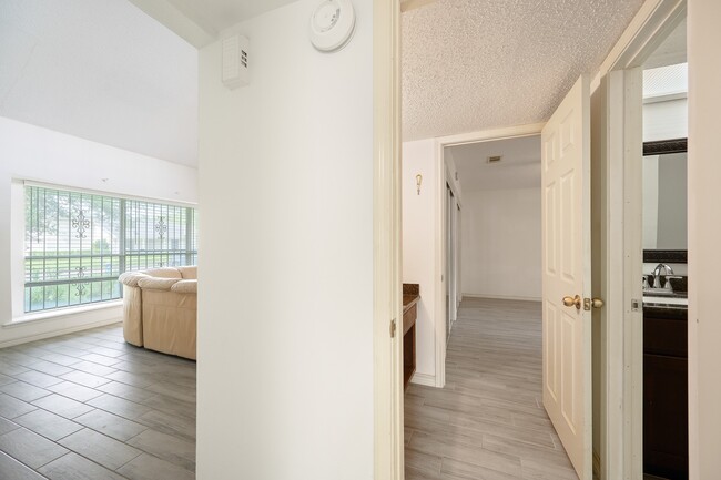 Foto del edificio - 1823 Mandrill Ln