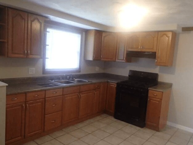 Foto del edificio - NOW AVAILABLE! - 120 Hedgewood Pl, Utica, ...