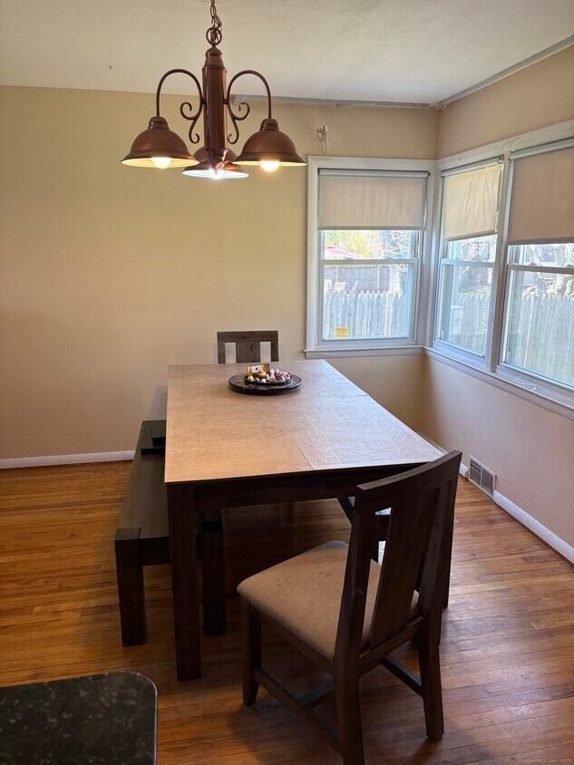 Foto principal - 80 Lyman Rd