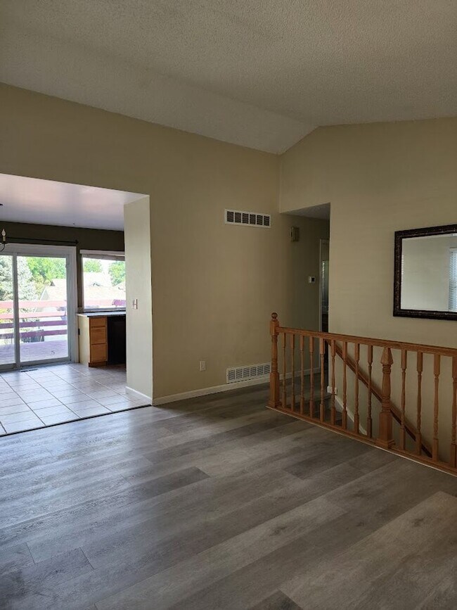 Building Photo - Long Realty & Property Management - 5 Bedr...