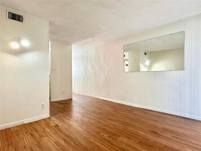 Foto del edificio - 2900 Cole St