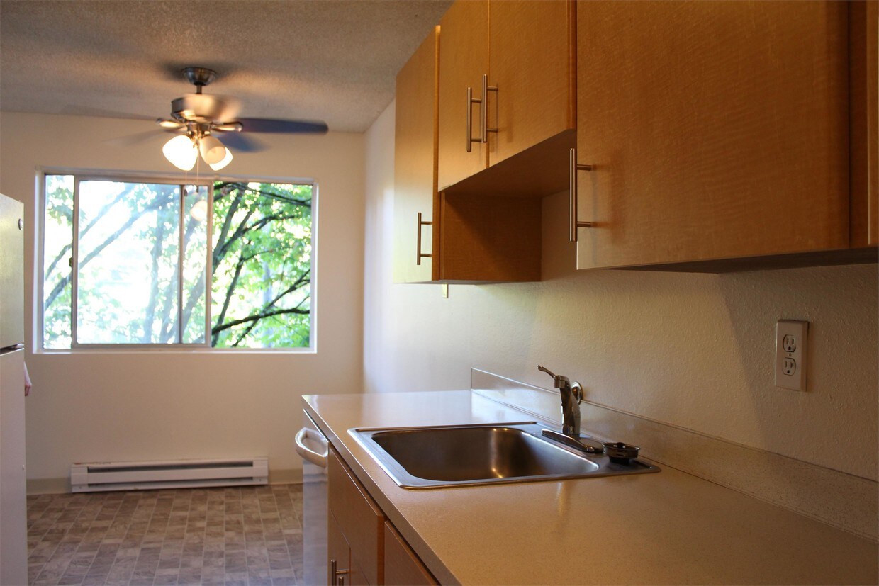 Primary Photo - 3843 Fremont Ave N