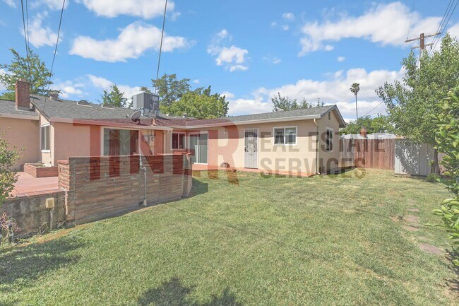 Foto del edificio - Cozy 3 bedroom , 2 bathroom home